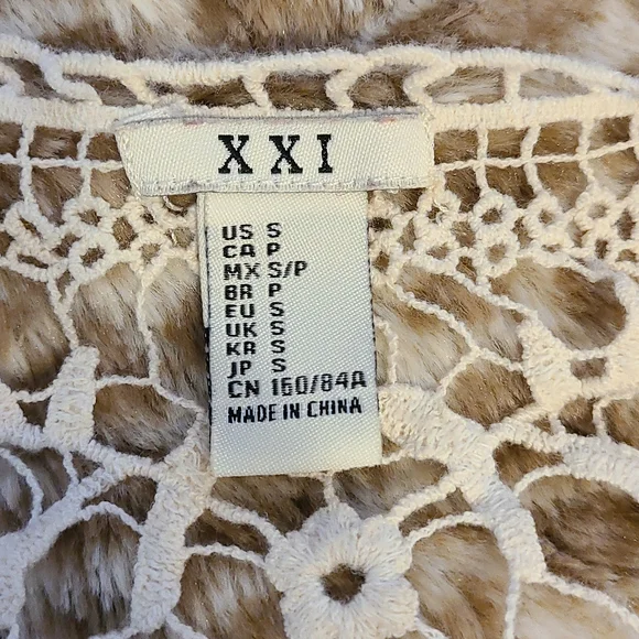 Lacy Vest - Picture 3 of 3